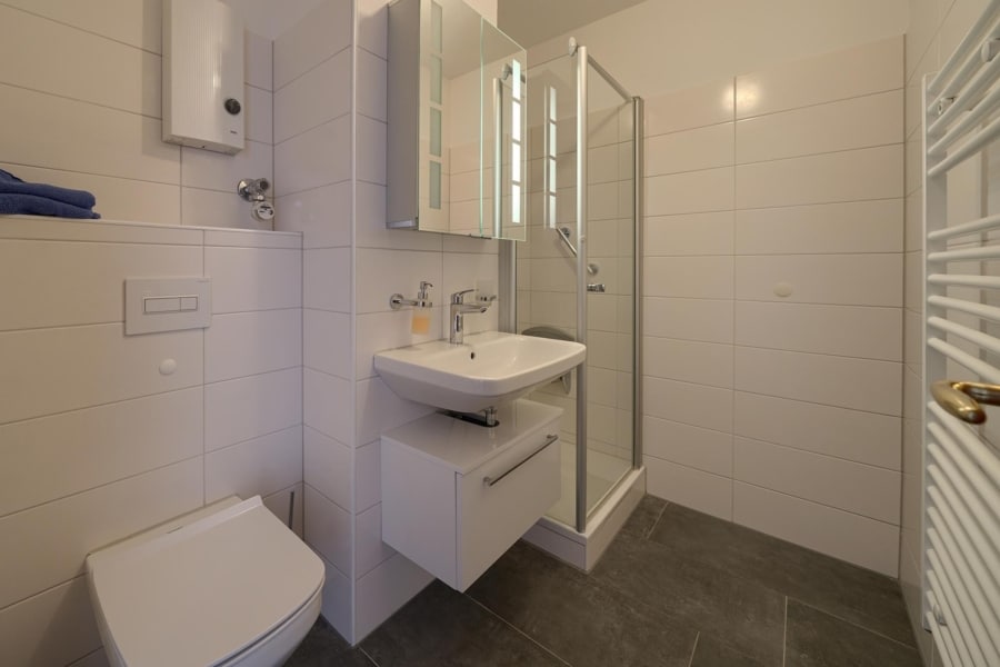 Gemütliche 2-Zimmer-Wohnung mit Garage und herrlicher Aussicht in Hagen-Boloh - Badezimmer