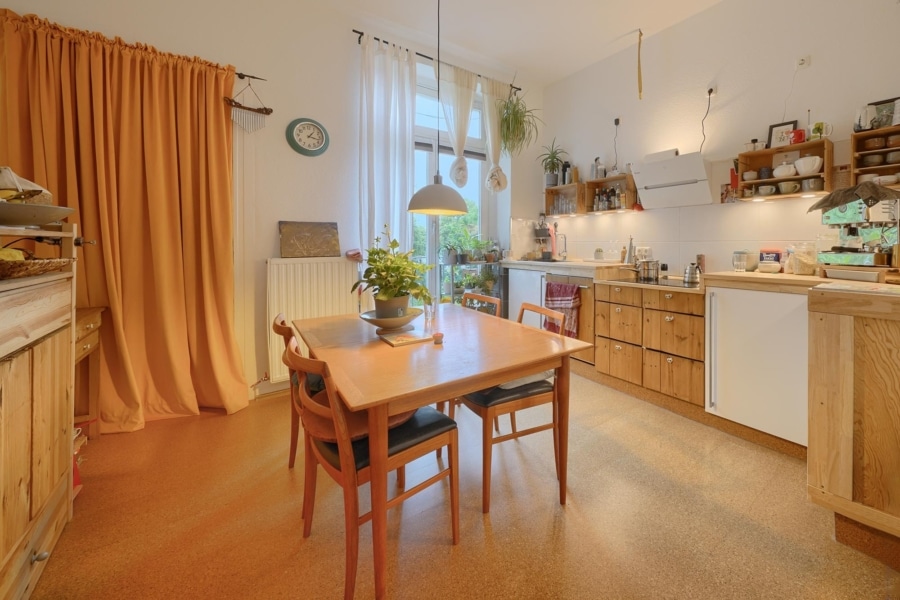 Attraktives Mehrfamilienhaus mit drei vermieteten Wohneinheiten in Wetter (Ruhr) - Küche 1. OG