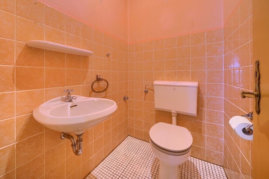 Perfektes Zuhause: 4,5-Zimmer-Eigentumswohnung mit traumhaftem Talblick in Herdecke-Ende - Gäste-WC