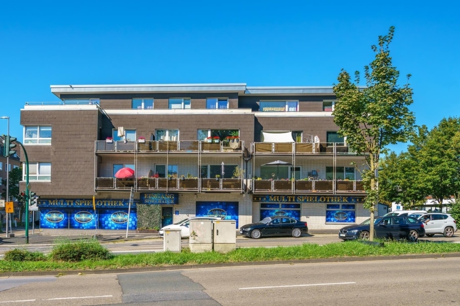 Renditestarkes Investment: Wohn- und Geschäftshaus in Essen-Nordviertel - Straßenansicht 1