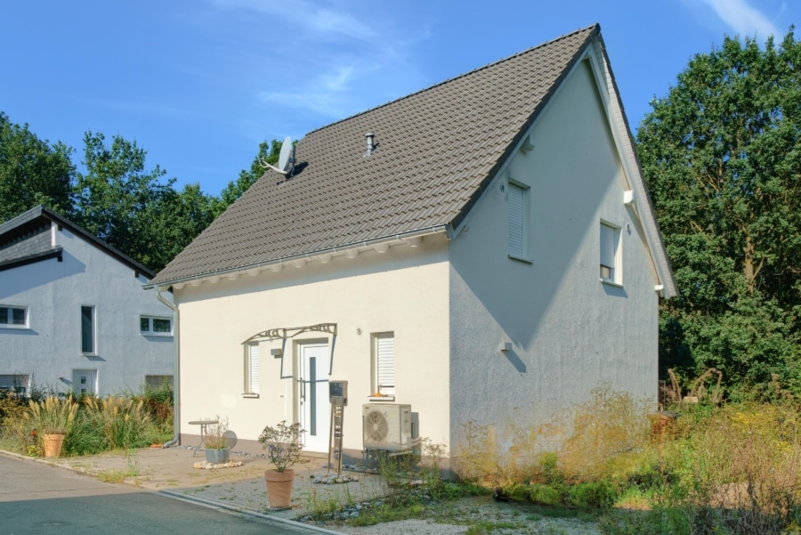 Außenansicht 2 - Modernes Einfamilienhaus in Gevelsberg: Ihr neues Zuhause mit Charme und Komfort!