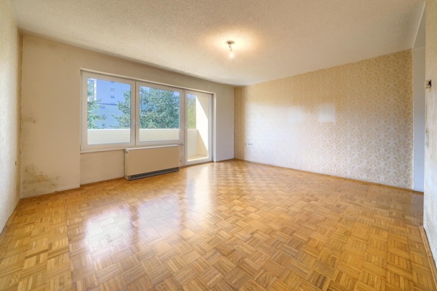 Großzügige 4,5-Zimmer-Eigentumswohung in Hagen-Boloh mit Ausblick - Wohnzimmer