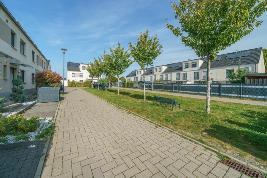 Modernes Einfamilienhaus in Köln-Roggendorf/Thenhoven: Ihr neues Zuhause für Familien und Paare - Neubaugebiet