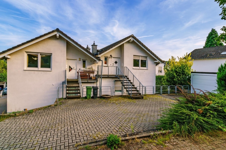 Attraktive 3-Zimmer-Eigentumswohnung mit Balkon in ruhiger Lage von Herdecke-Westende - Vorderansicht