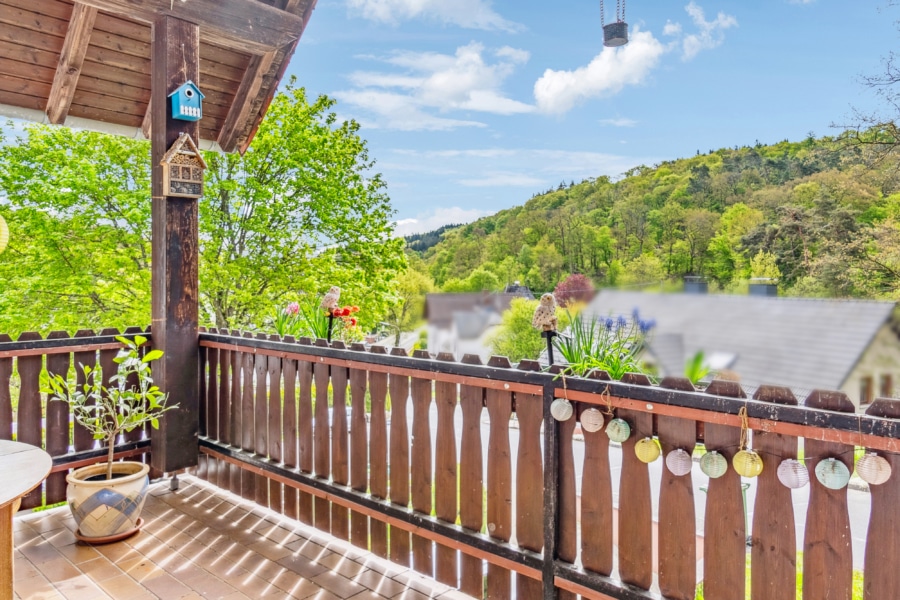 Charmante Maisonettewohnung mit eigenem Zugang in familiärem Ambiente in Niedererbach - Balkon