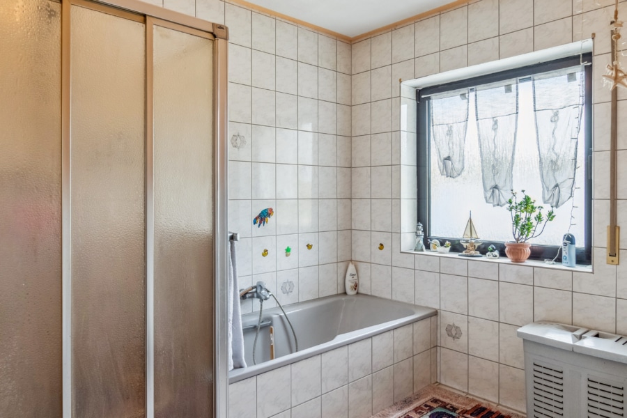 Charmante Maisonettewohnung mit eigenem Zugang in familiärem Ambiente in Niedererbach - Badezimmer
