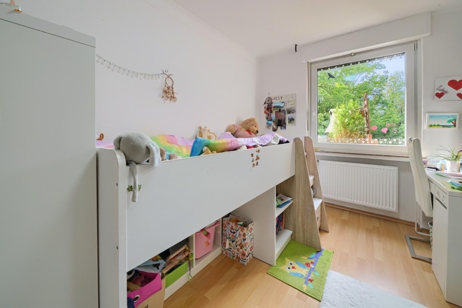 Stilvolle 4,5-Zimmer-Maisonette-Wohnung mit großzügiger Terrasse nahe dem Ahlenberg in Herdecke - Kinderzimmer Untergeschoss